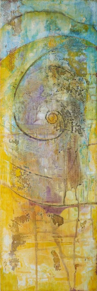 Abstrakte Naturmalerei „Erinnerung der Rose“ aus der Serie Duftsphären, gelbe Rosenform in leuchtenden Pigmenten, 50 × 150 cm, Pigment auf ALUboard