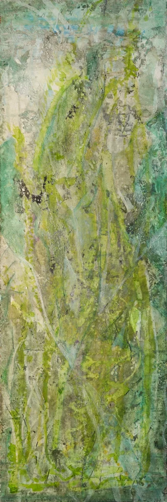 Abstrakte Naturmalerei „Zwischen den Halmen“ aus der Serie Duftsphären, hellgrüne Pigmentstrukturen mit leichten Texturen, 50 × 150 cm, Pigment auf ALUboard